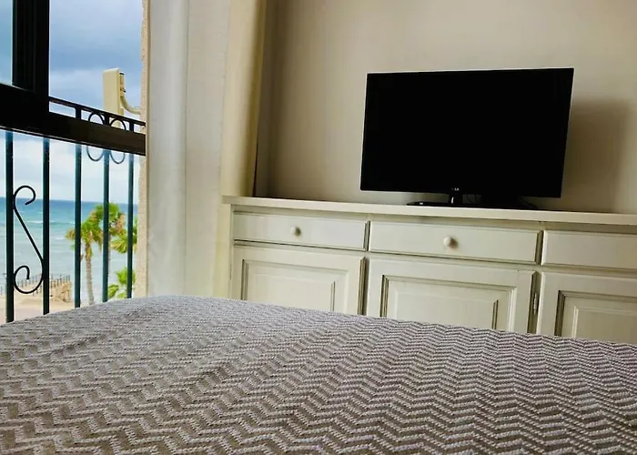 1 Linea, 2 Bedrooms Duplex, Sea View, 50 M From Beach